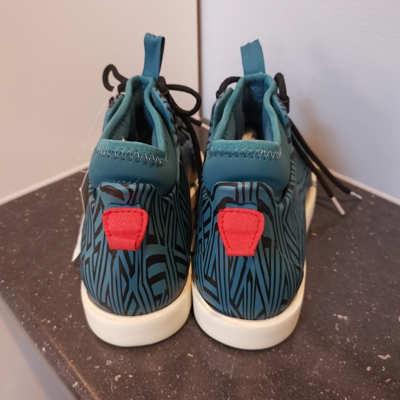 Native Fitzsimmons - Picture 3 of 6